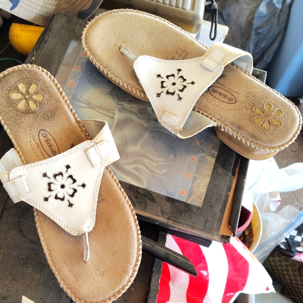 White Leather Dr.Schollis Sandals Ladies Size 7.1/2